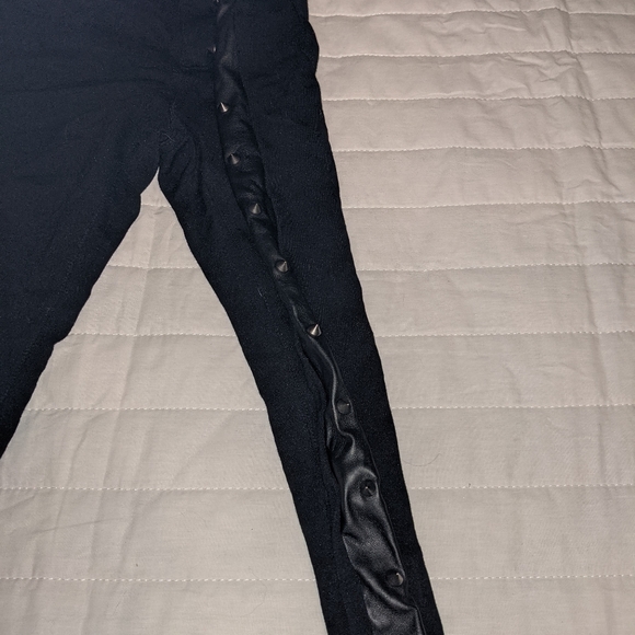 Pants with pegs on the side - Picture 1 of 6